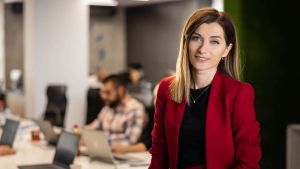 офис служител